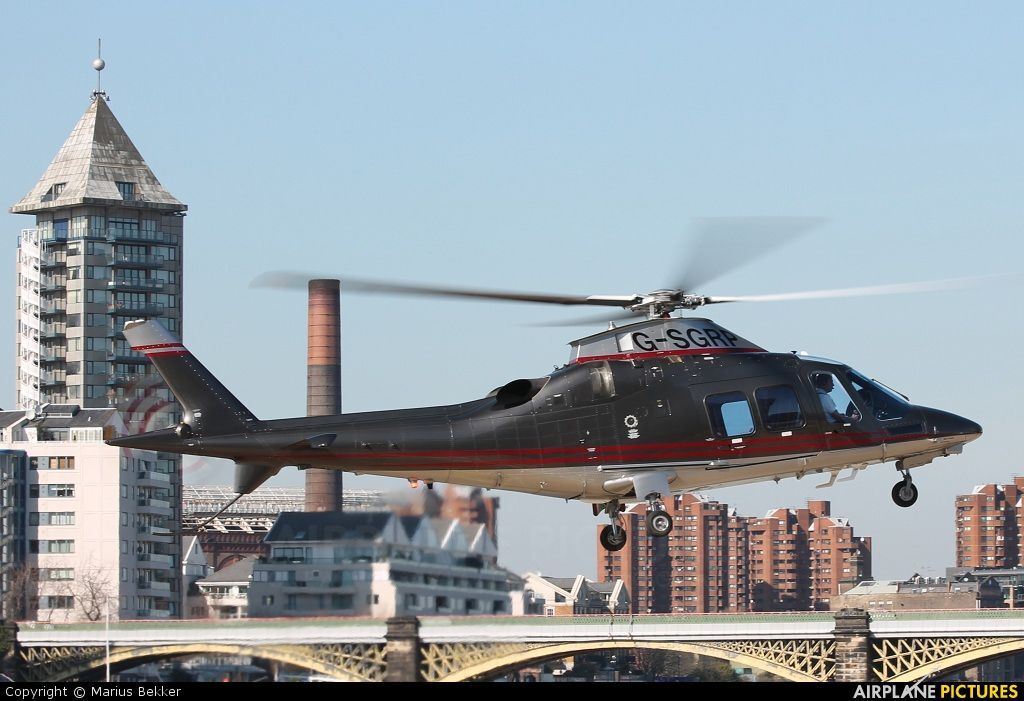 Agusta 109 Grand landing London Battersea | Battersea Helicopter Agusta 109 grand landing london battersea